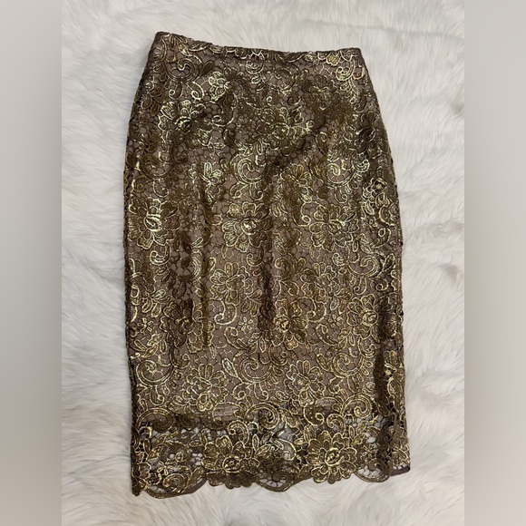 White House Black Market Gold Lace Midi Pencil Skirt size 4 $120 - Picture 7 of 7